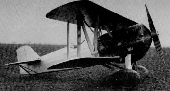 ...hlavn dky mohutn kapoti chladie a archaickmu tvaru SOP