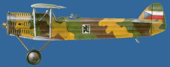 Typická  tříbarevná kamufláž s poněkud složitějším tvarováním polí. Zde na A-11 1. LP z období 1924-26.